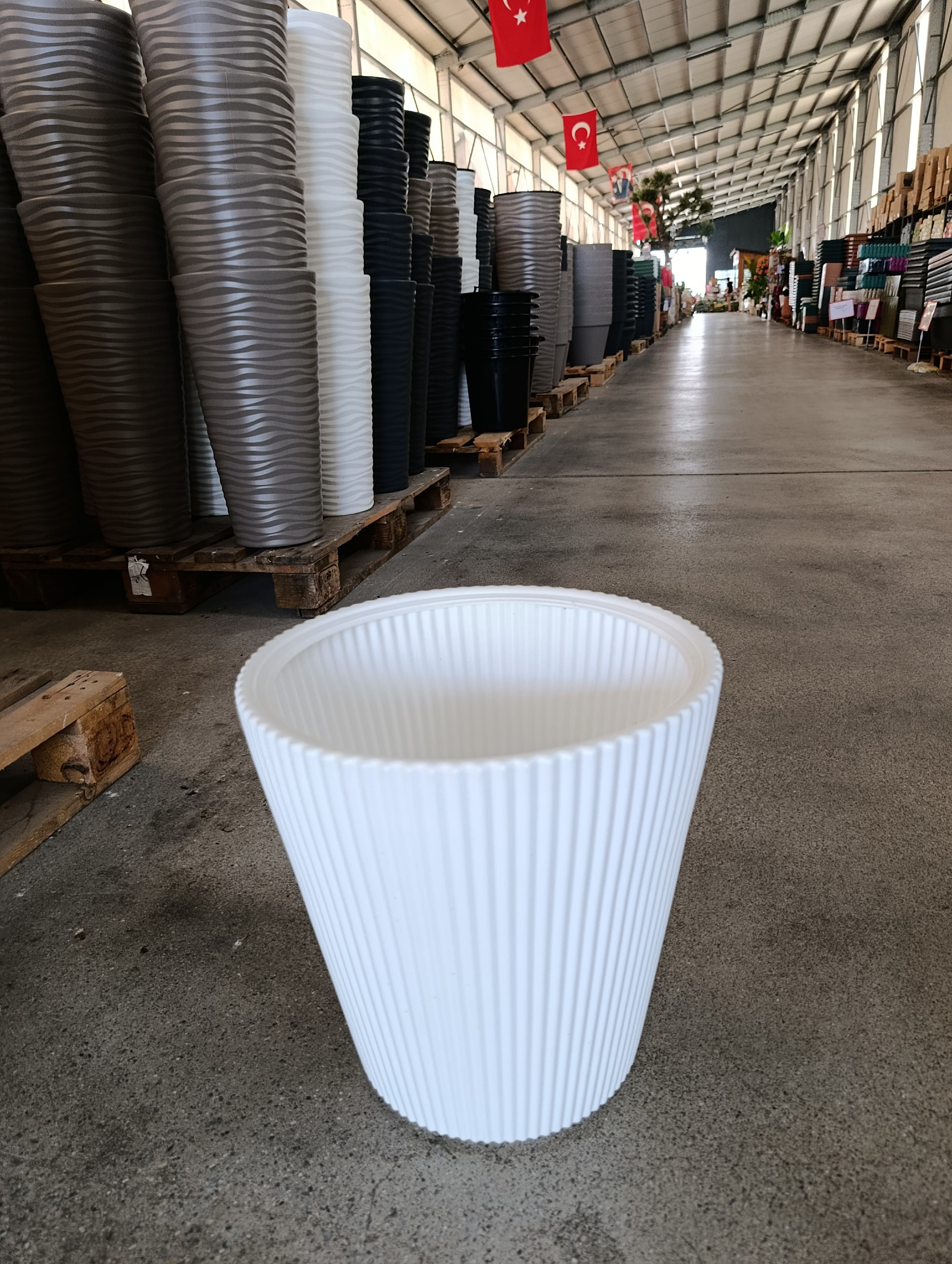 40 Litre Dekoratif Beyaz Vega Plastik Saksı