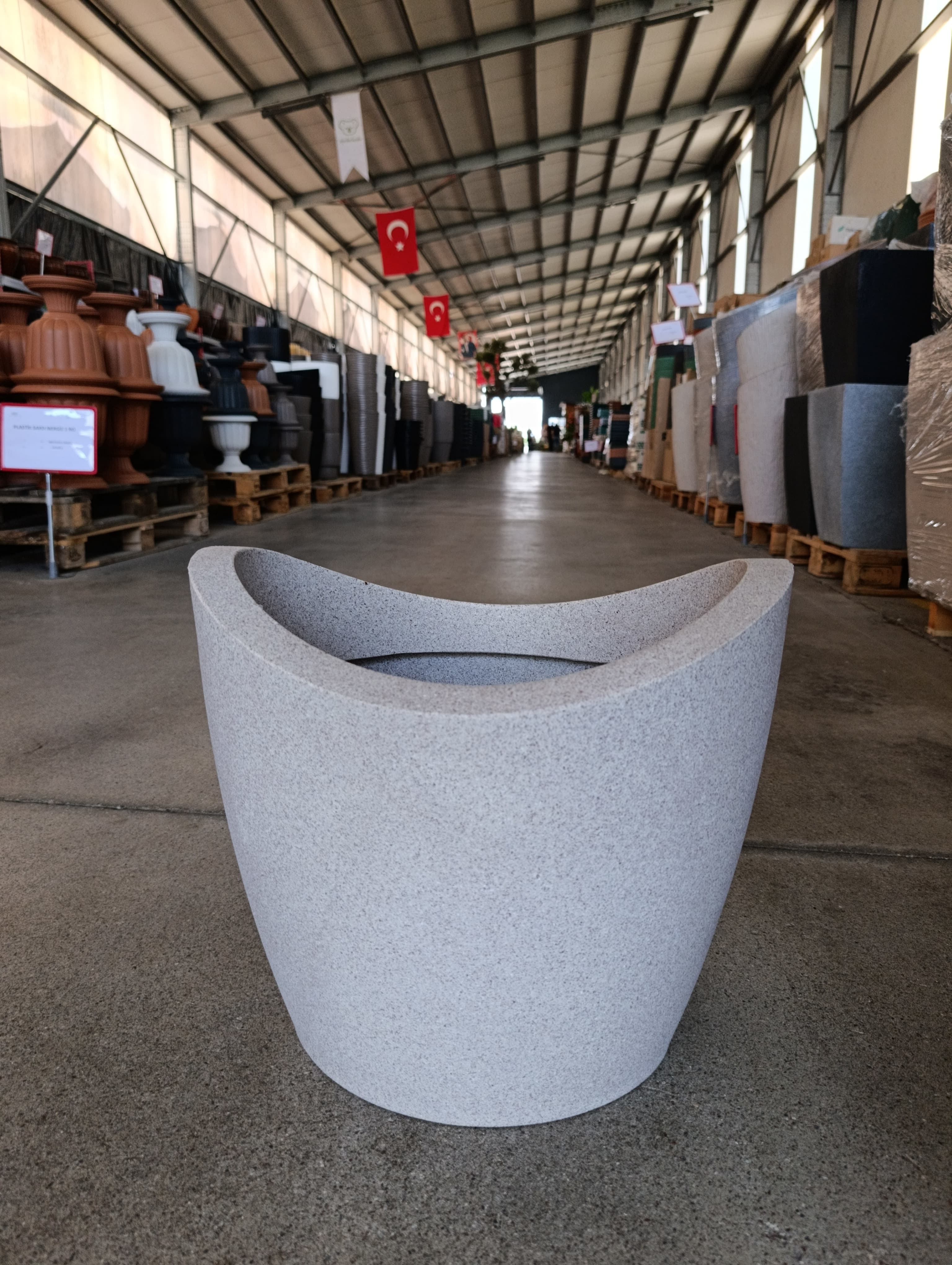 28 Litre Fiberglas Dekoratif Gondol Saksı