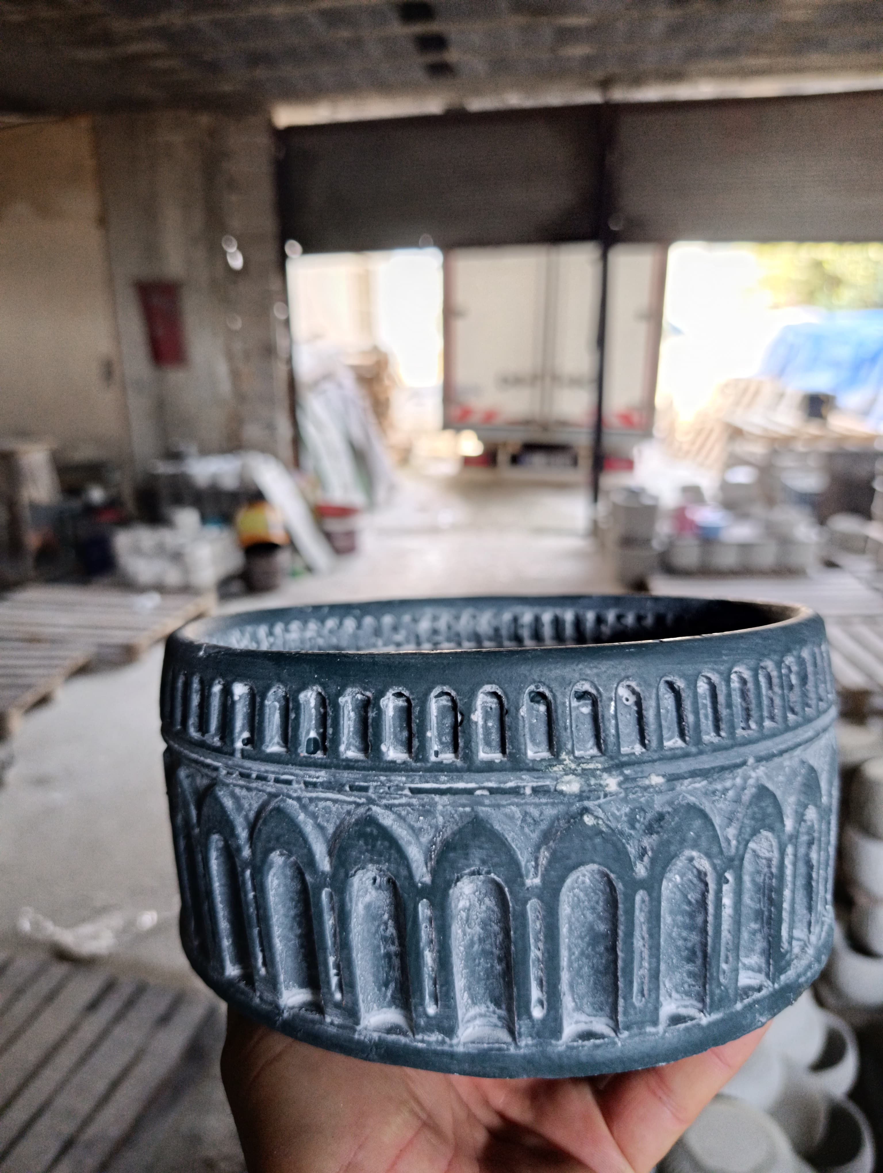Eskitme Detaylı Collesium Taş Saksı