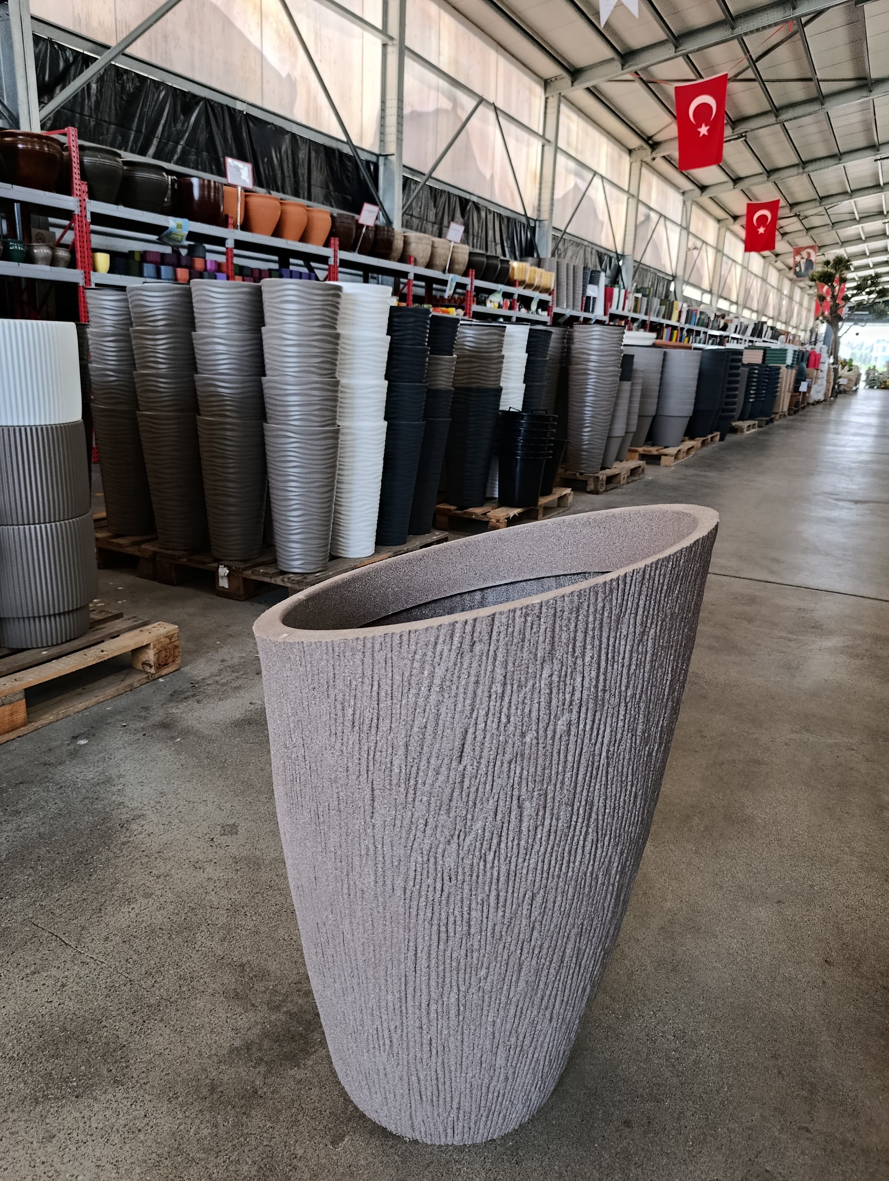 120 Litre Fiberglas Datça Dizayn 30 Derece Açılı Dev Saksı