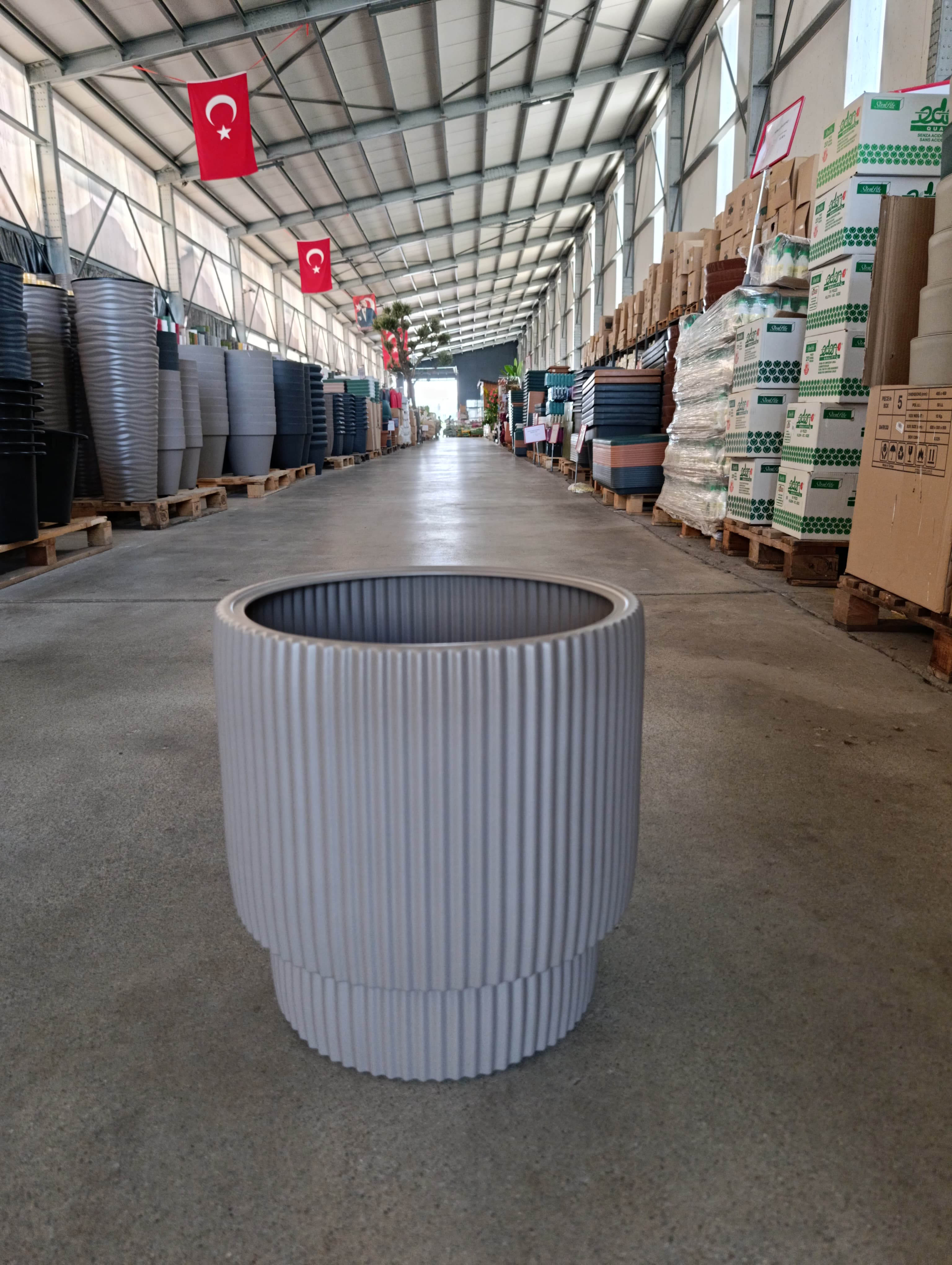 40 Litre Dekoratif Gri Vega Plastik Saksı