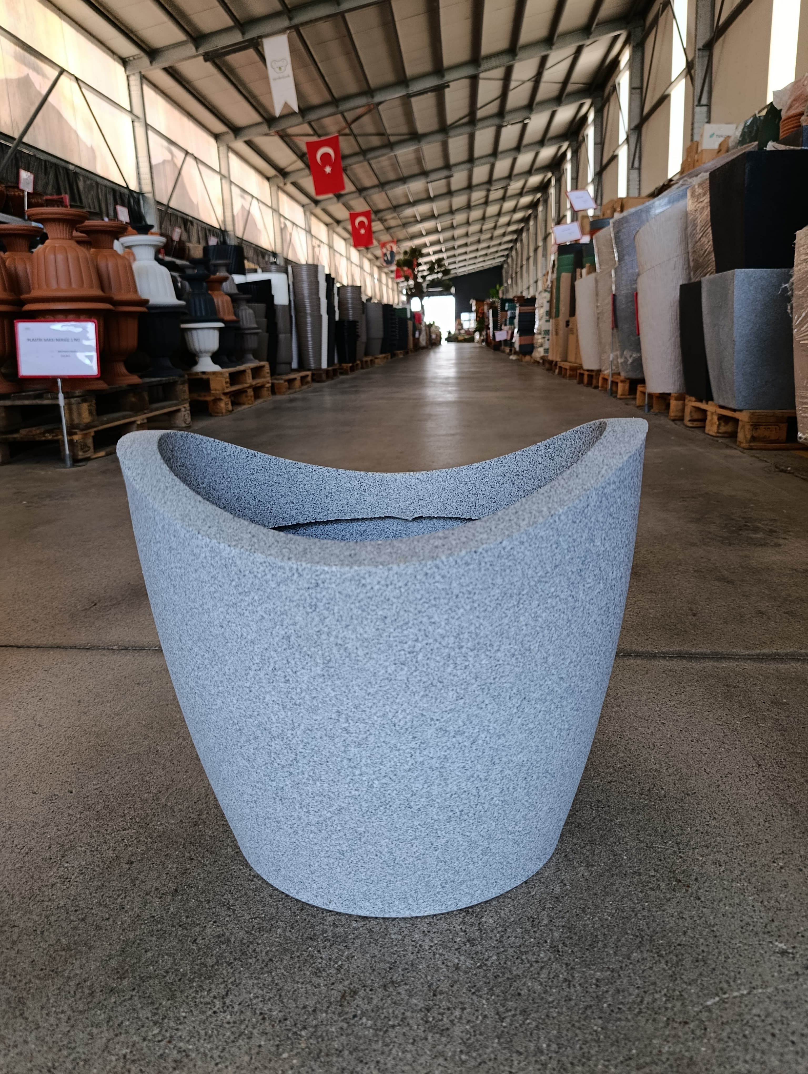 28 Litre Fiberglas Dekoratif Gondol Saksı