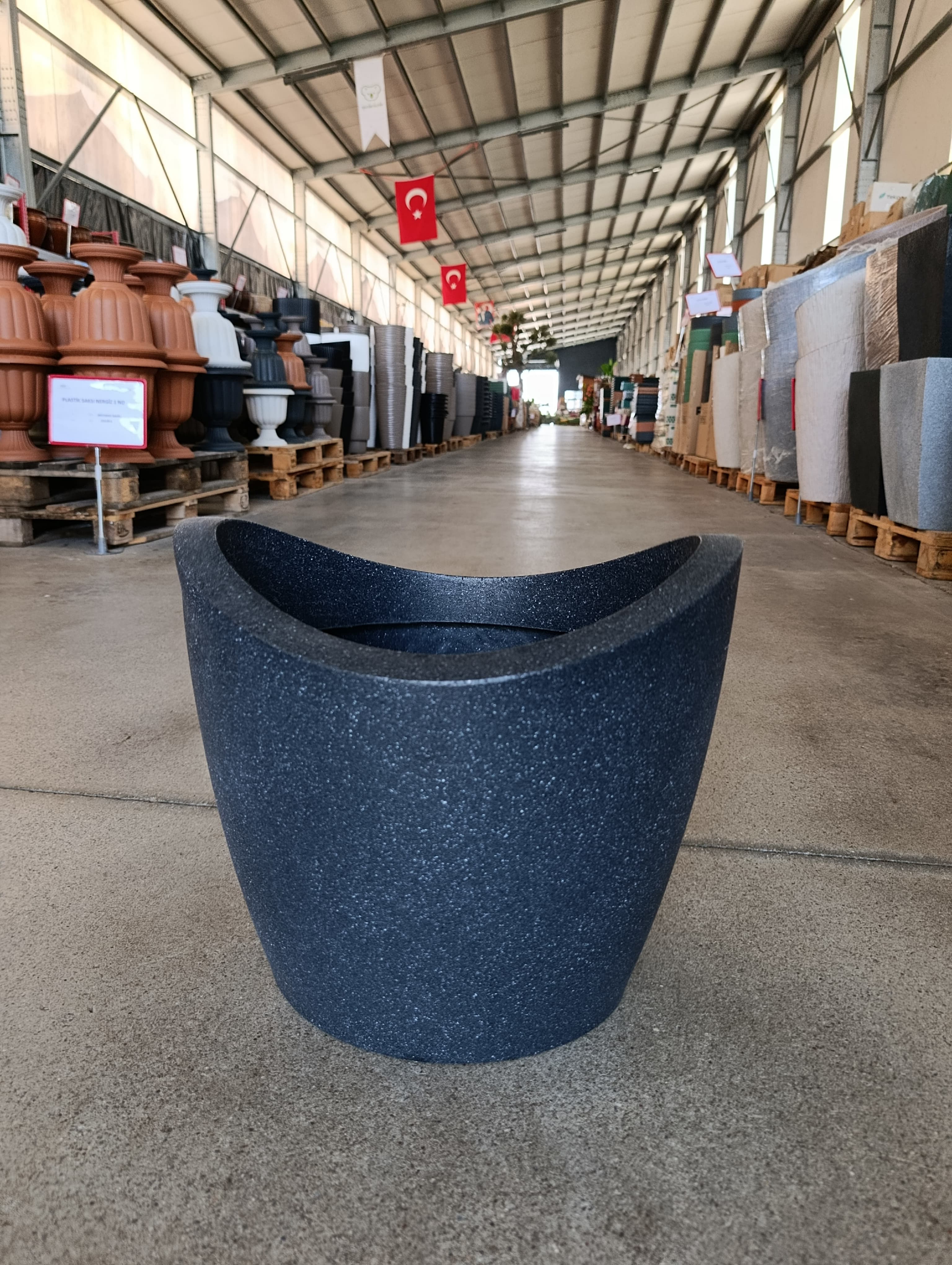 28 Litre Fiberglas Dekoratif Gondol Saksı