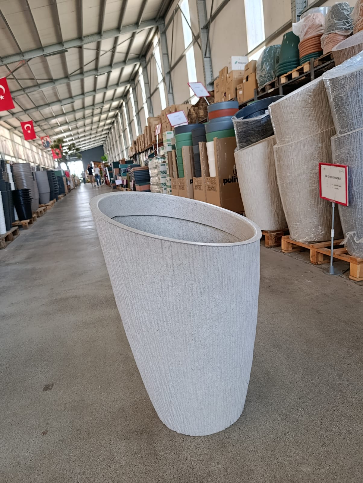 65 Litre Fiberglas Datça Dizayn Açılı Saksı