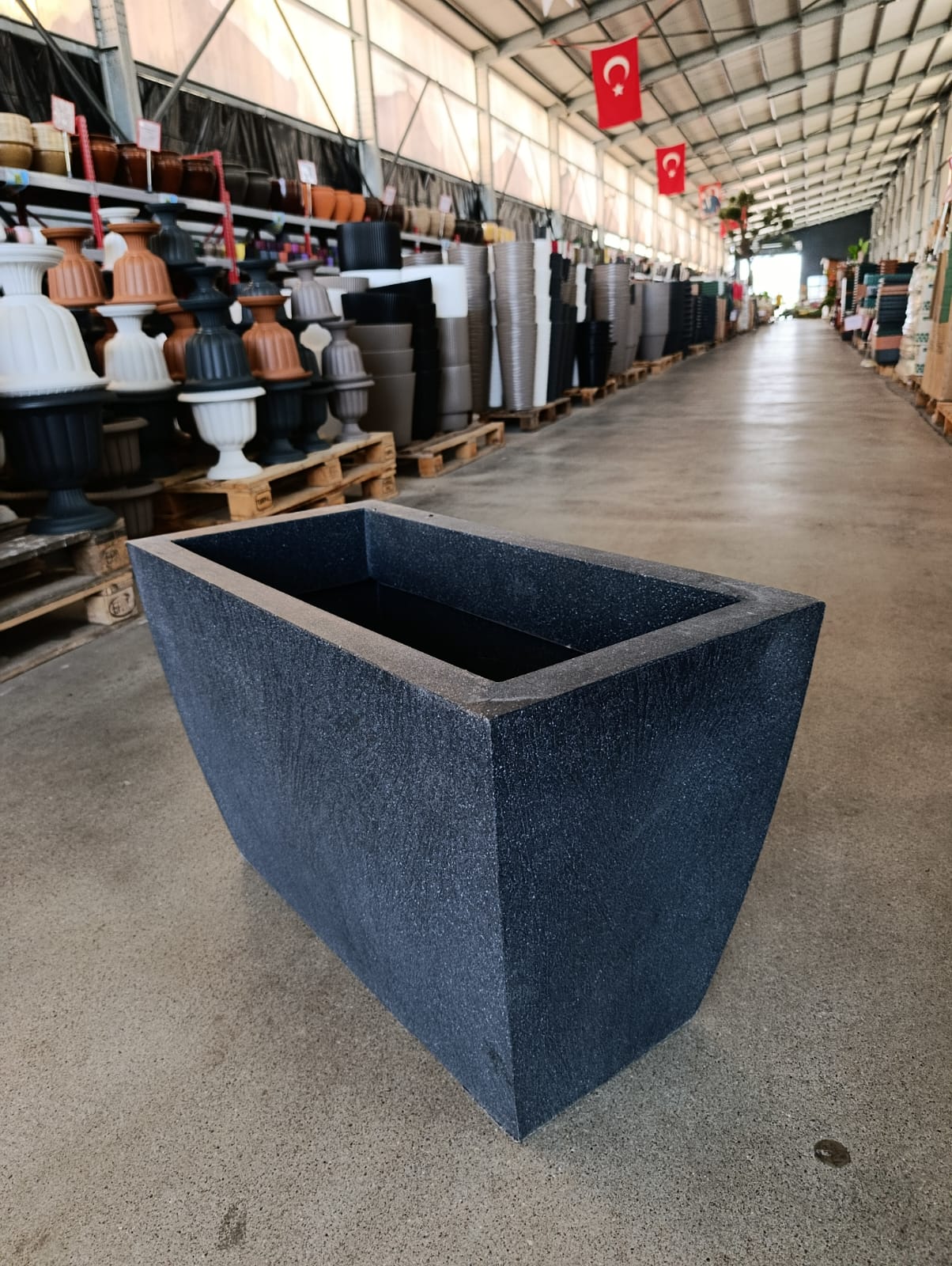 120 Litre Fiberglas Uzun Dikdörtgen Saksı